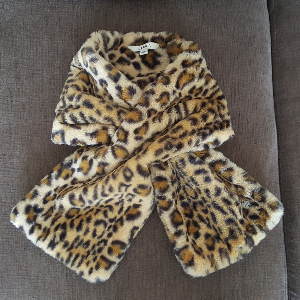 Leopard Faux Fur Neck Warmer Scarf